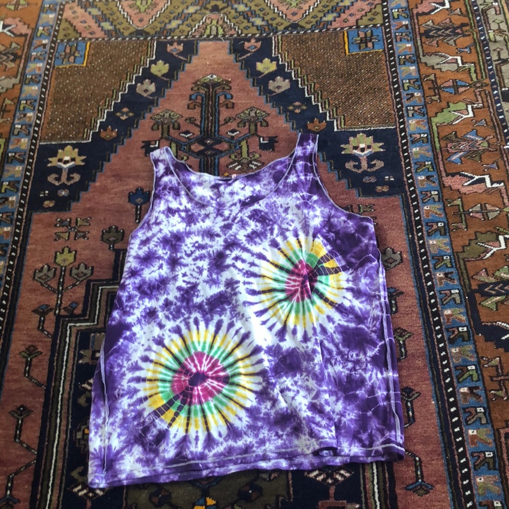 Colorful sleeveless shirt